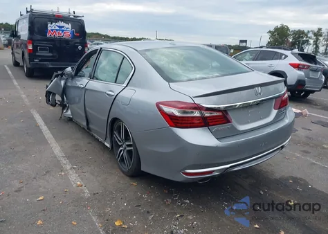 2017 Honda Accord Touring V6 z USA, uszkodzony, nr VIN 1HGCR3F97HA033000